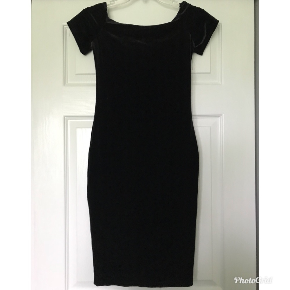 Black Faux velvet bodycon dress